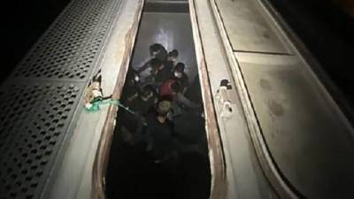 Border Patrol finds 27 illegal immigrants trapped inside train cars in Texas - www.foxnews.com - USA - Texas