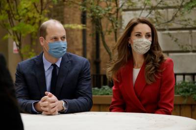 Kate Middleton & Prince William Go Mask-On For Visit To Photo Exhibition - etcanada.com