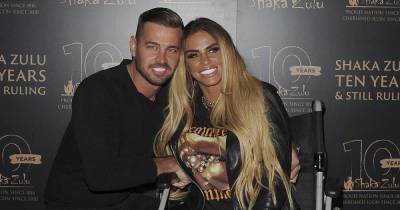 Katie Price and boyfriend Carl Woods get tattoos of each other's faces - www.msn.com
