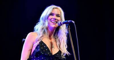Joss Stone reveals she's expecting her first child with partner - www.msn.com