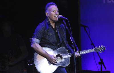 New York’s Annual Stand Up For Heroes Benefit To Go Virtual; Jon Stewart Hosts With Guests Bruce Springsteen, Ray Romano, Others - deadline.com - New York - New York