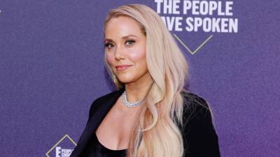 Elizabeth Berkley Teases If Dustin Diamond Will Reprise His 'Saved by the Bell' Role for Revival (Exclusive) - www.etonline.com