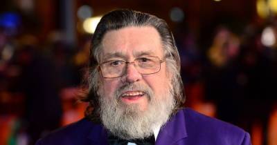 Ricky Tomlinson reveals brother has died of Covid-19 as he warns 'don't let it happen to you' - www.manchestereveningnews.co.uk
