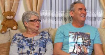 Gogglebox's Jenny and Lee baffle viewers with 'mystery guest' - but this is who it is - www.manchestereveningnews.co.uk