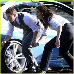 Tom Cruise Gets Handcuffed to Hayley Atwell for 'Mission: Impossible 7' Scene in Rome - www.justjared.com - Italy