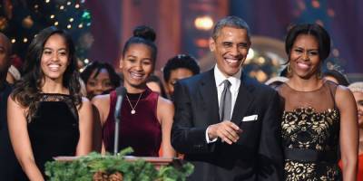 Barack Obama Shares a New, Rare Family Photo Featuring His Daughters, Malia and Sasha - www.harpersbazaar.com - USA