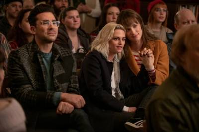 Kristen Stewart on How LGBTQ Holiday Film ‘Happiest Season’ Shows ‘Love Really Does Look the Same on Everyone’ (Video) - thewrap.com