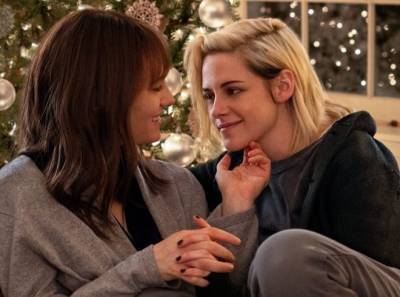 ‘Happiest Season’ Star Kristen Stewart Says It Was ‘Late In The Game’ To Finally Get An LGBTQ+ Holiday Rom-Com Released - etcanada.com - Canada