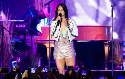 Lana Del Rey announces album of “American standards and classics” in time for Christmas - www.nme.com - USA