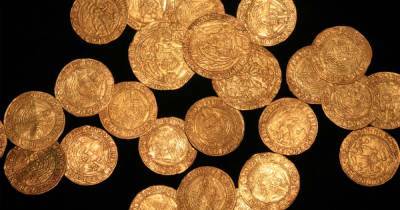 Gold coin stash from time of Henry VIII found in English garden - www.msn.com - Britain