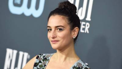 Jenny Slate Pregnant: Actress Debuts Baby Bump During Live Interview — Watch - hollywoodlife.com