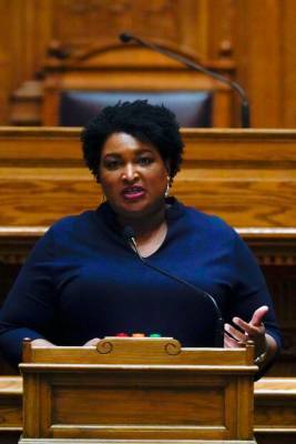Stacey Abrams caught not wearing a mask inside Georgia Capitol - www.foxnews.com - Atlanta