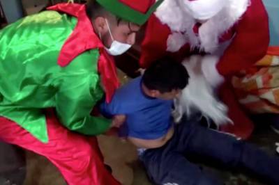 Peruvian cops dressed as Santa Claus, elf have last laugh in drug raid - www.foxnews.com - city Santa Claus - city Lima - Peru - El Salvador