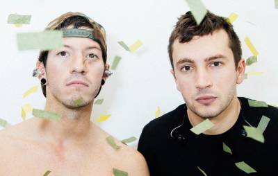 Twenty One Pilots’ ‘never-ending’ video for ‘Level Of Concern’ comes to a close - www.nme.com