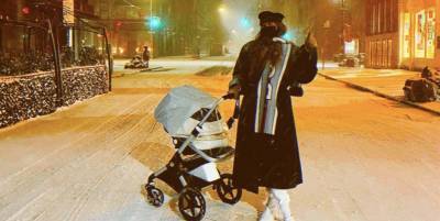 Gigi Hadid Shares an Adorable Photo of Her Daughter in the NYC Snow - www.harpersbazaar.com - New York