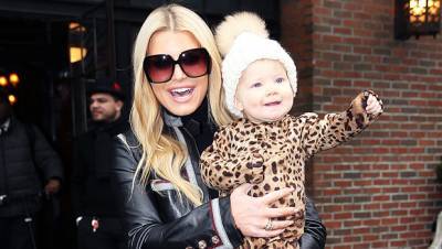 Jessica Simpson’s Daughter Birdie, 1, Plays With Her Enormous Collection Of Adorable Shoes – Pic - hollywoodlife.com