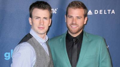 Chris Evans and His Brother Scott Are Having an Epic Scare Competition: Watch - www.etonline.com