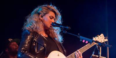 Tori Kelly Rings In The Holidays With Drive In Christmas Concert - www.justjared.com - city Anaheim