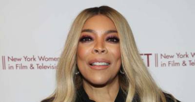 Wendy Williams shows of her real hair in throwback photos and fans go crazy - www.msn.com - USA