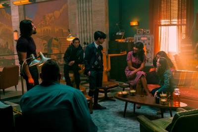 TV News Roundup: Netflix Reveals First Look at ‘The Umbrella Academy’ Season 2 - variety.com