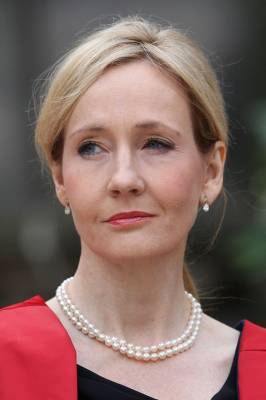 Writers quit JK Rowling’s literary agency over transgender rights - www.breakingnews.ie - London