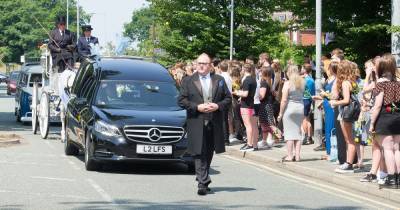 ‘Forever friends, you are my world’: Hundreds line the streets to say final goodbyes to tragic Callie Smith - www.manchestereveningnews.co.uk