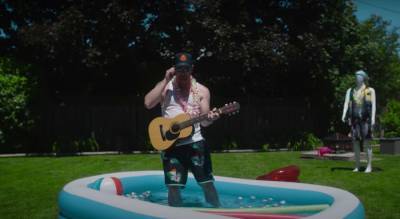 Tim Hicks Debuts Feel Good Music Video For Summer Party Anthem ‘Floatin” - etcanada.com - Canada