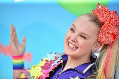 JoJo Siwa Appears To Reference Blackface Controversy, ‘Peace Out Girl Scout’ - etcanada.com