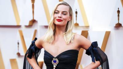 Margot Robbie Joins ‘Pirates Of The Caribbean’ Franchise In New Reboot: See More Sexy Female Superheroes - hollywoodlife.com