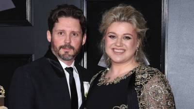 Kelly Clarkson Sends Sweet Message to Estranged Husband Brandon Blackstock After Daytime Emmy Win - www.etonline.com