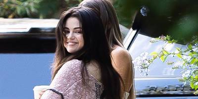 Selena Gomez Steps Out in Boho Off-the-Shoulder Blouse and Jeans - www.elle.com