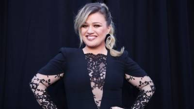 Kelly Clarkson appears publicly for first time since divorce news - www.foxnews.com - Los Angeles