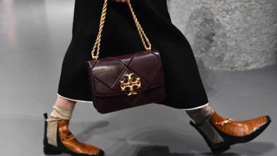 Up to 66% Off Tory Burch at the Amazon Summer Sale: Handbags, Perfume, Jewelry and More - www.etonline.com