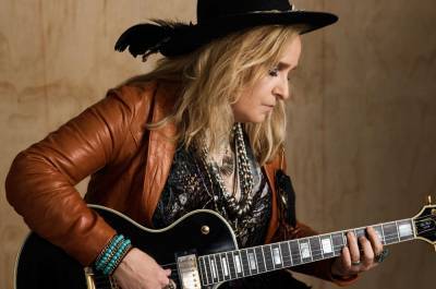 Melissa Etheridge Opens Up About Loss of Son Beckett: 'Time Does Heal' - www.billboard.com