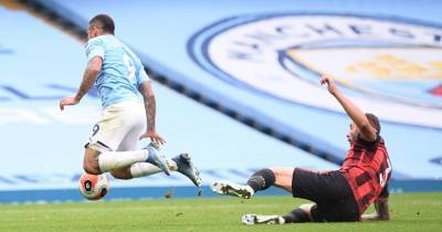 Man City fans fume over penalty incident with comparisons to Manchester United's Bruno Fernandes - www.manchestereveningnews.co.uk - Manchester