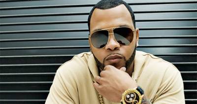 Flo Rida set to oust Coldplay from top of the Official Singles Chart - www.officialcharts.com - USA