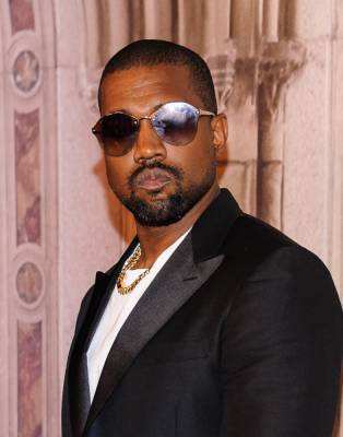 Kanye West Has Team & Friends By His Side ‘Working To Get Him The Help He Needs’ - perezhilton.com
