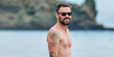 Brian Austin Green Shows Off His Shirtless Physique at the Beach in Malibu - www.justjared.com - Malibu