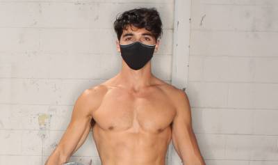 The Kissing Booth 2's Taylor Zakhar Perez Goes Shirtless While Modeling the Only Mask He'll Ever Use! - www.justjared.com - Malibu - Netflix