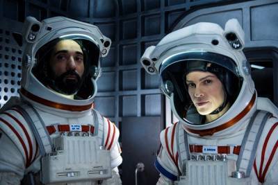 Hilary Swank preparing for Mars mission in first look at Netflix drama Away - www.breakingnews.ie - USA