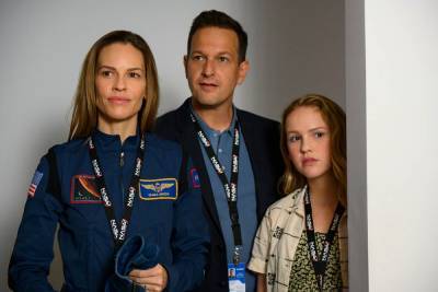 ‘Away’ Teaser Trailer: Astronaut Hilary Swank Misses Her Family On The First Mission To Mars - theplaylist.net