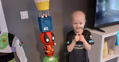 Little Scots boy with cancer who asked for 'A Broony' Scott Brown-inspired haircut celebrates birthday with cake bigger than him - www.dailyrecord.co.uk - Scotland - county Ward