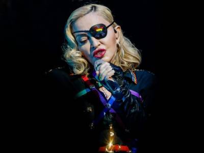 Madonna celebrates 62nd birthday with tray of weed in Jamaica - canoe.com - Jamaica