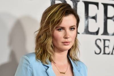 Ireland Baldwin ‘Decked’ in Parking Lot by Woman ‘High Out of Her Mind on Drugs’ (Photo) - thewrap.com - Ireland