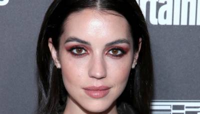 Reign's Adelaide Kane Speaks to Where Her Money Goes After Fans Think She's Worth Millions - www.justjared.com