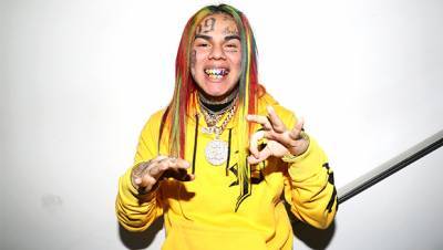 Tekashi 6ix9ine Gets Rolled Around NYC In Little Red Wagon Pulled By His Security In Wild Video — Watch - hollywoodlife.com