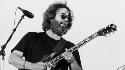 Grateful Dead Photographers Remember Capturing the Magic from the Pit, 25 Years After Jerry Garcia’s Death - variety.com