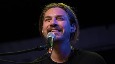 Taylor Hanson announces he's expecting baby No. 7 with wife Natalie - www.foxnews.com - Jordan