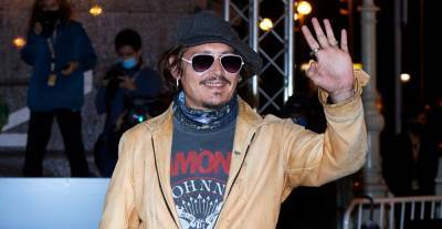 Johnny Depp Arrives in Spain for San Sebastian International Film Festival - www.justjared.com - Spain - county Sebastian