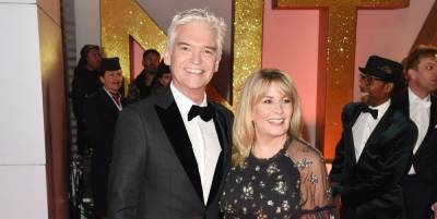 This Morning's Phillip Schofield shares family photo with wife and two daughters - www.digitalspy.com